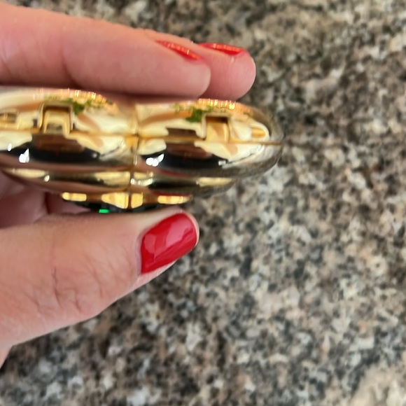 Yves Saint Laurent Gold Heart Shaped Compact - Picture 7 of 8